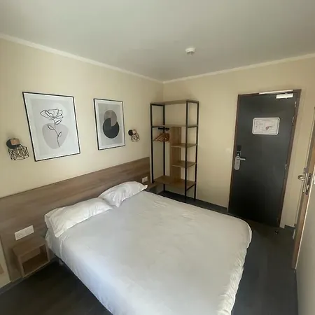 Hotel D'anjou 2*