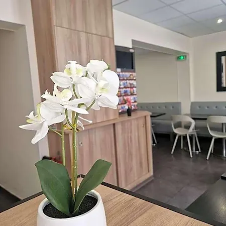 D'anjou Hotel Levallois-Perret