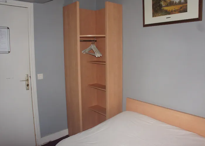 D'anjou Hotel Levallois-Perret